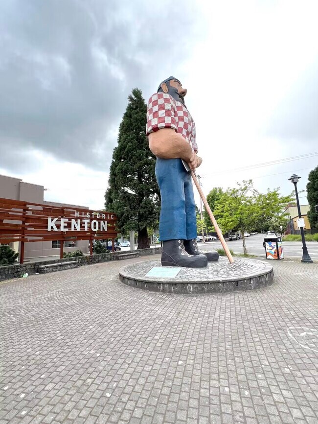 Building Photo - 1823 N Watts St