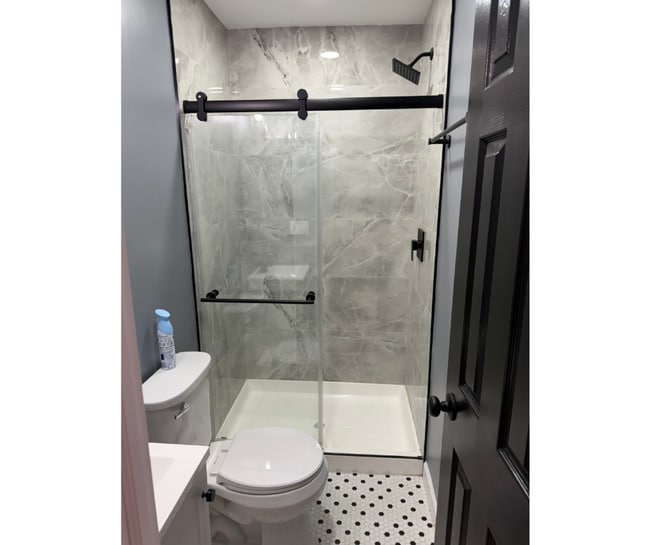 Building Photo - 427 S Augusta Ave