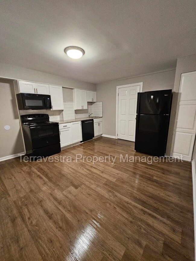 Building Photo - 2 Bed in Millville! Single family