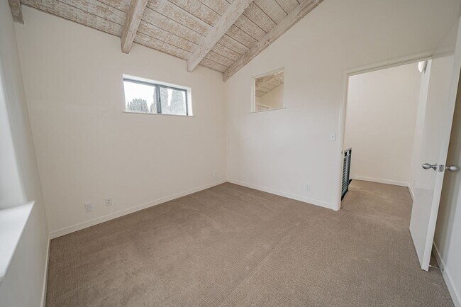 Building Photo - 3930 Shafter Ave