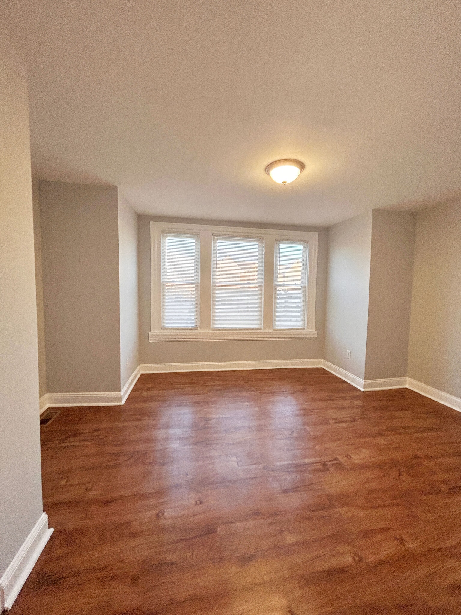 Building Photo - 2512 S 66th St