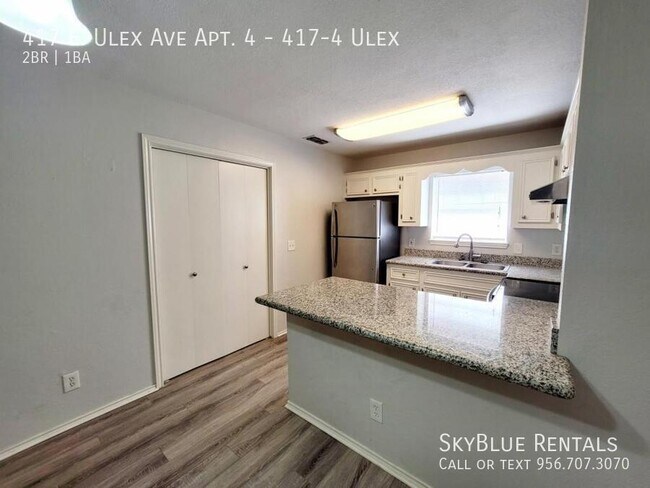 Building Photo - 417 E Ulex Ave