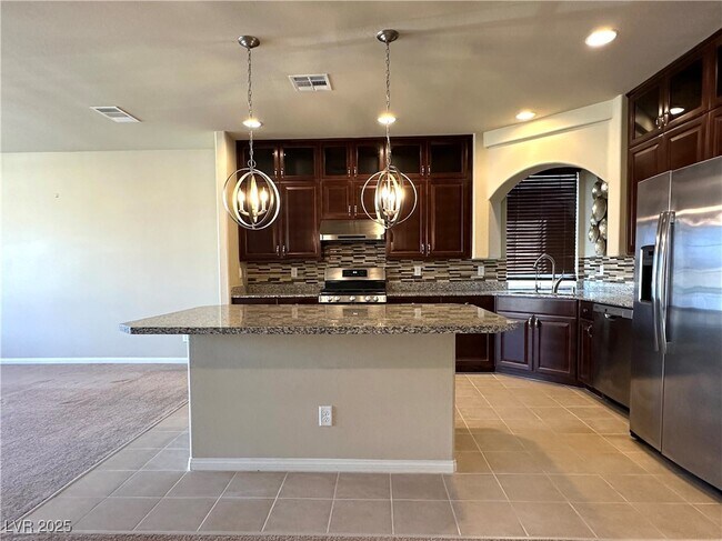 Building Photo - 6451 Amberleaf Way