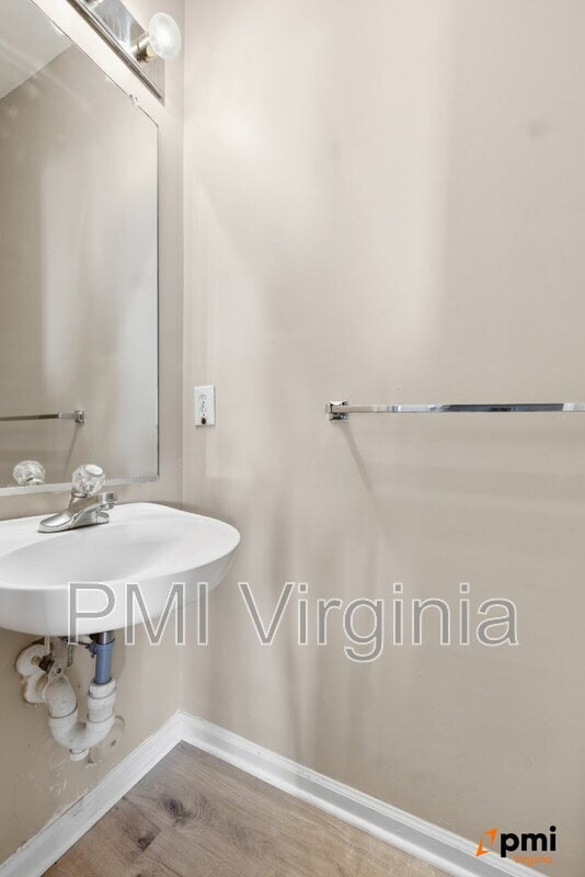 Building Photo - 1002 Nicklaus Dr