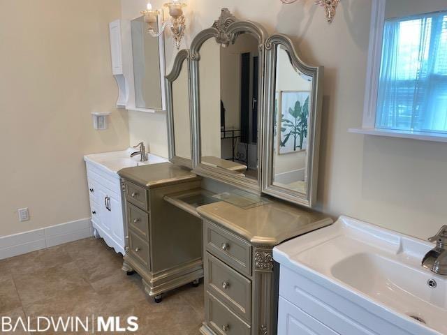 Building Photo - 205 S Tee Dr