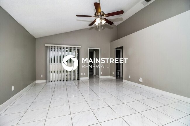 Building Photo - 3 Bedroom Pet-Friendly Home in APOPKA, FL with Main Street Renewal