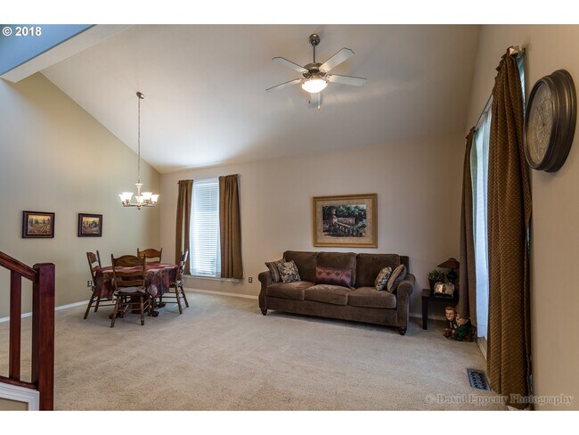 Building Photo - 59420 Oak Ridge St