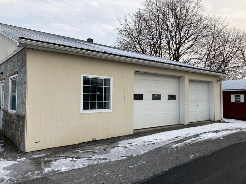 Building Photo - 338 Buchanan Trl