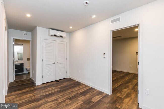 Building Photo - 2328 Memphis St