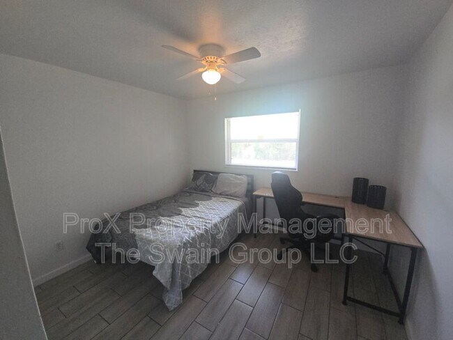 Building Photo - 1707 Staunton Ave