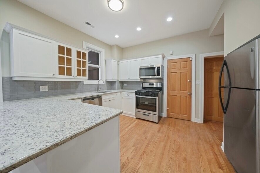 Building Photo - 1548 N Honore St