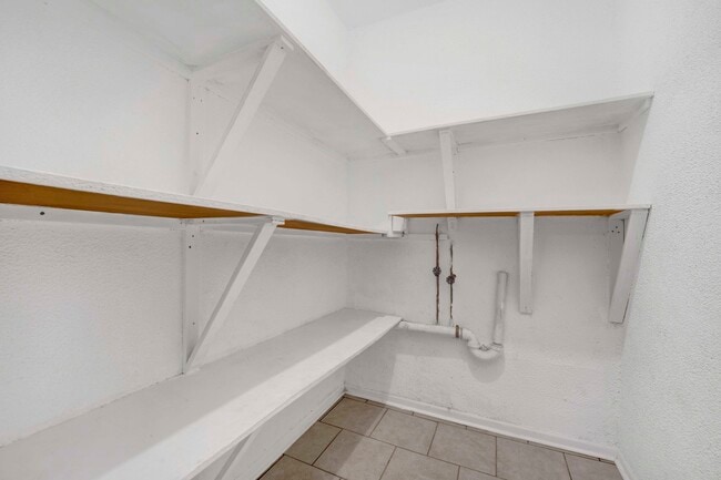 Building Photo - 6225 S Dorchester Ave