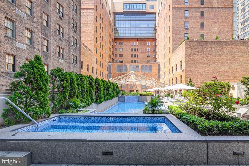 Building Photo - 219 S 18th St