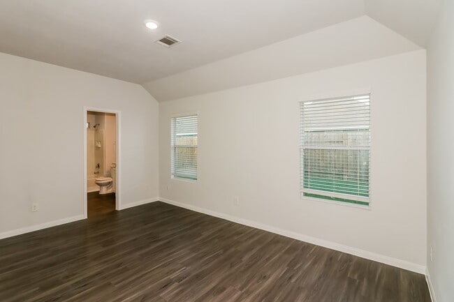 Building Photo - 5462 Plantation Forest Dr