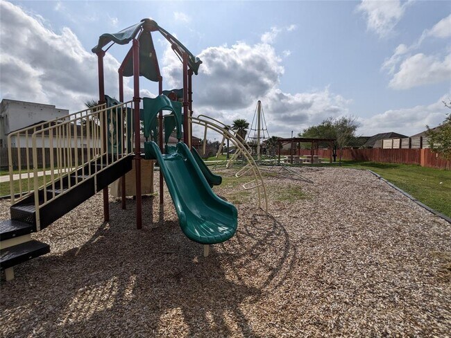 Building Photo - 3482 Chablis Dr