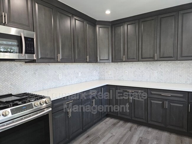 Building Photo - 1303 N Brand Blvd