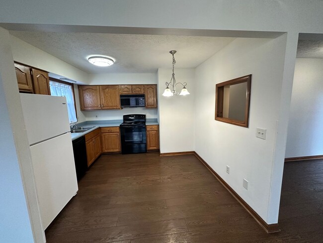 Building Photo - 1904 Sherri Ln