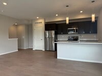 Building Photo - 141 Clark Dr