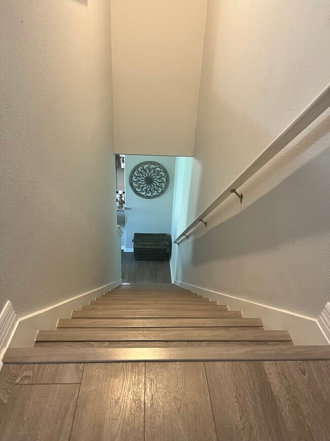 Building Photo - 2819 Lantern Hill Ave