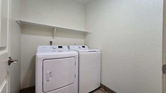 Building Photo - 11740 N 74th Dr