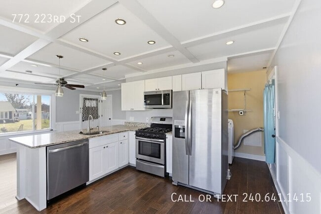 Building Photo - 772 223rd St