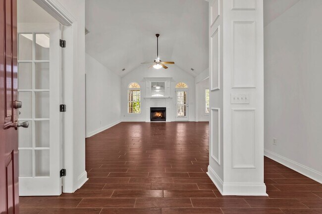 Building Photo - 614 Greene Dr