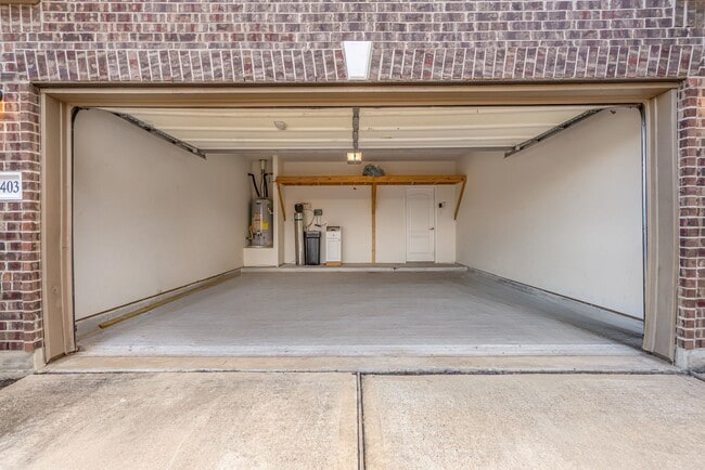 Building Photo - 25403 Brentmoor Dr