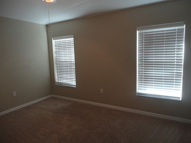 Building Photo - 4015 Warwick Hills Dr