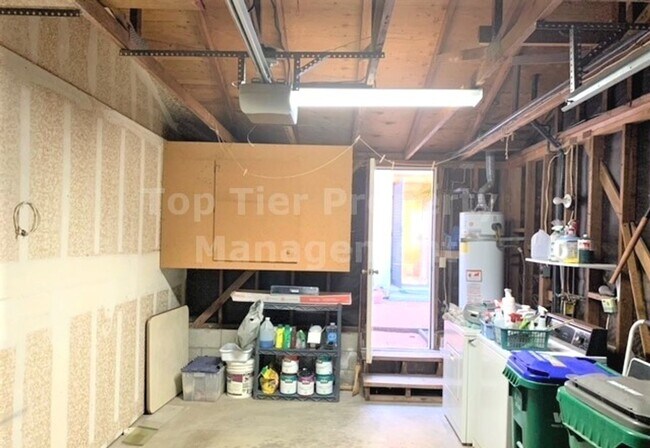 Building Photo - ***Charming 2 bed / 2 bath Townhome in Coastal Carlsbad - Available 04/15***