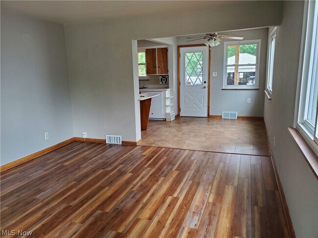 Building Photo - 2562 3rd St