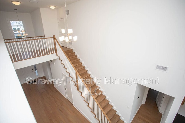 Building Photo - 7 Cole Pl