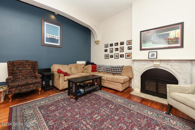 Living room with Gas fireplace - 285 Lark St