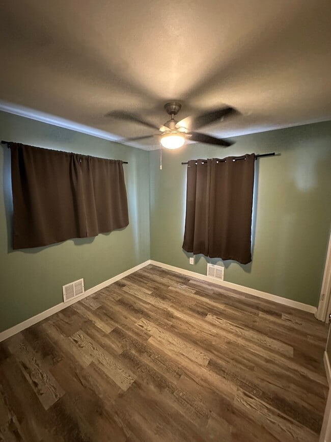 Building Photo - 1325 S Utica St