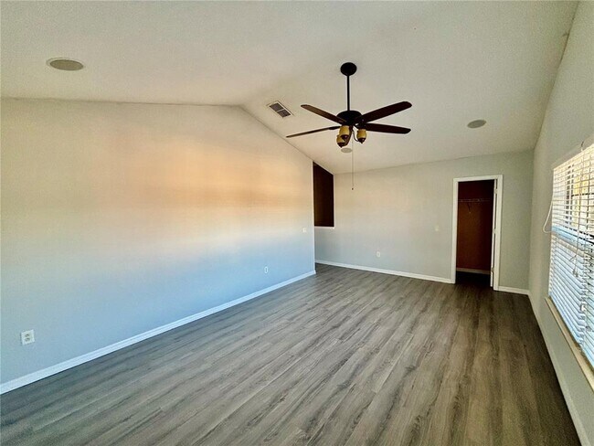 Building Photo - 2117 Lili Petal Ct