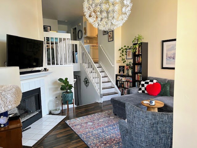 as decorated by current tenant - 1502 Maryland Club Dr