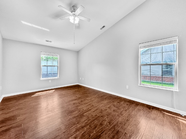 Building Photo - Beautiful 2 Beds 2 Baths Villa in Far South