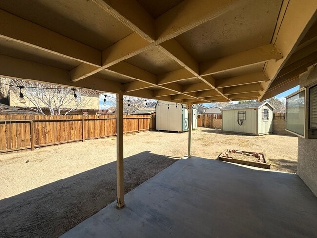 Building Photo - Your Dream Home: Spacious Interiors, Garage, and Huge Backyard