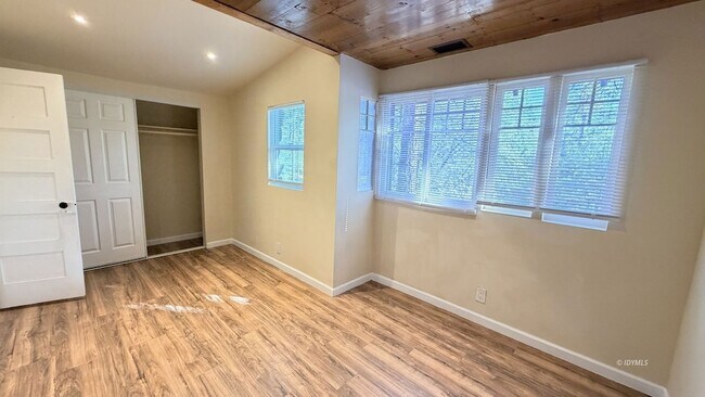 Building Photo - 54365 Pine Crest Ave