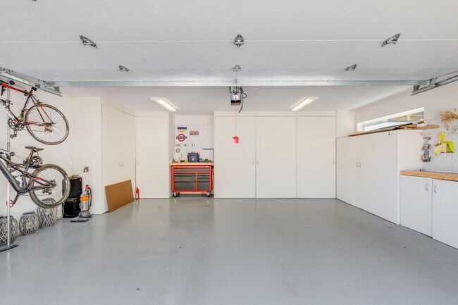 Building Photo - 7740 Seward Park Ave S