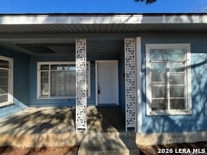 Building Photo - 2331 W Magnolia Ave