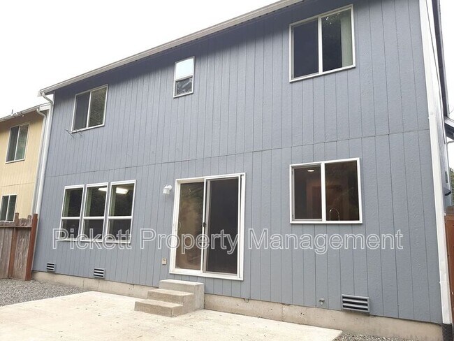 Building Photo - 6272 Alexis Dr NE