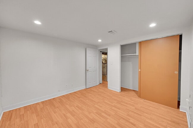 Building Photo - $2,795.00  - 4 Beds, 2 Baths, Single Famil...
