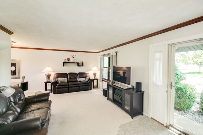 Building Photo - 2711 Sky Hill Ct