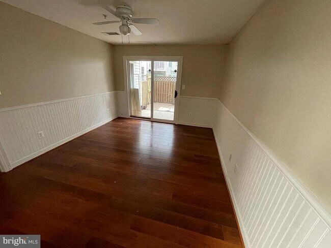 Building Photo - 8303 Bluebird Way