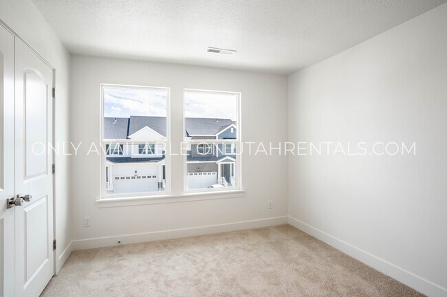 Building Photo - 4152 W 2010 N