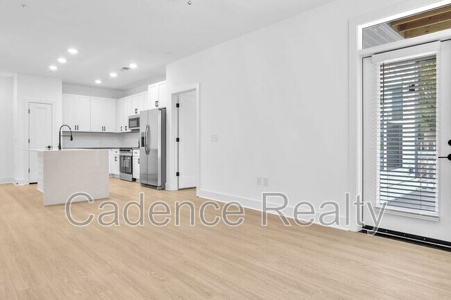 Building Photo - 610 S Kerr Ave
