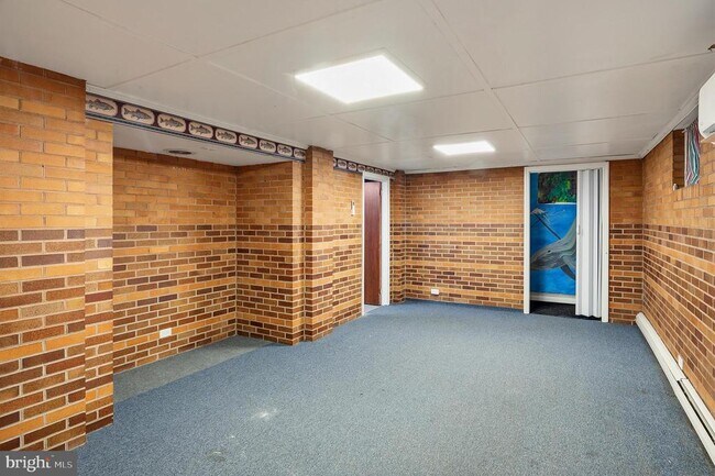 Building Photo - 306 Kingston Rd