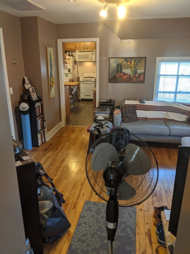 Building Photo - 2303 Pierce St NE