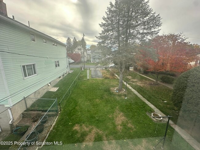 Building Photo - 1906 Farr St