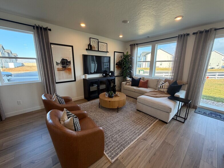 Building Photo - 1566 N Summer Spgs Cv